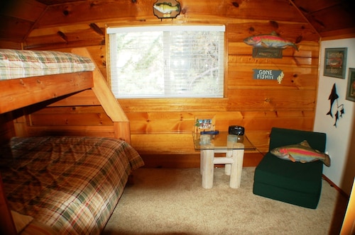 Cozy log cabin, 3+2, game room, coffee bar, spa, view, close to ski, lake & golf - Snow Summit Ski Resort