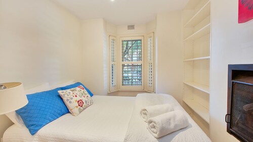 Live like a local in our paddington terrace - North Sydney