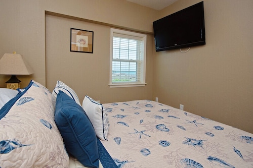 High-end obx oceanfront condo - corner 2 br- breathtaking! - Nags Head