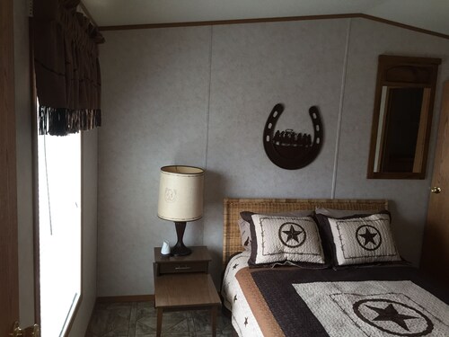 Boots cowboy cabin medora nd 2 br 1 b sleeps 6 - North Dakota