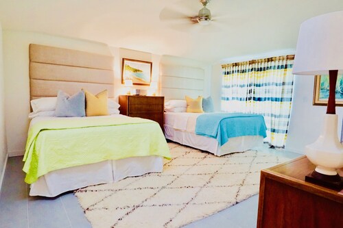 Completely renovated beach home by top interior designer - New Smyrna Beach