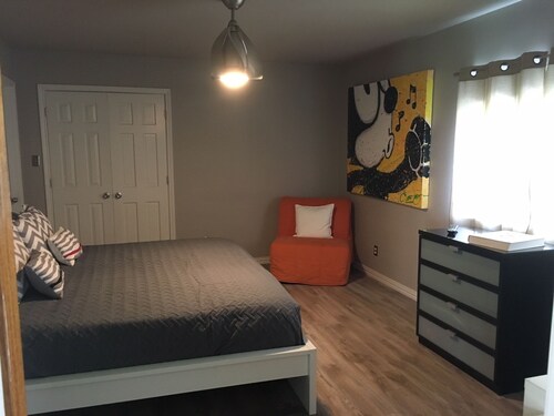 Newly remodeled modern - downtown roanoke -walk to dining/shopping/movie house - Roanoke, TX