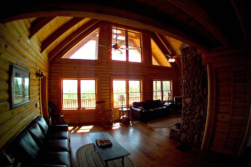The pine cabin - solid wood log cabin with awesome views! - Alabama