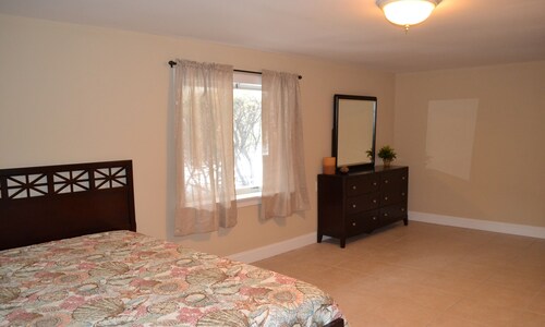 Beach block townhouse-great for family, minutes to beach and ac - Atlantic City, NJ