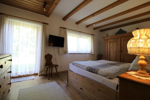 Quiet apartment with garden and terrace, sauna, fireplace - Oberammergau