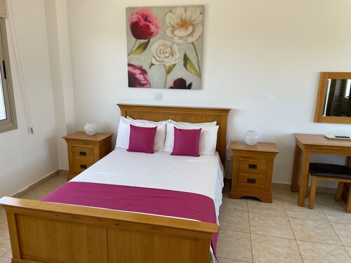 Fabulous brand new 3 schlafzimmer, 3 bäder villa mit großem beheiztem pool - Zypern