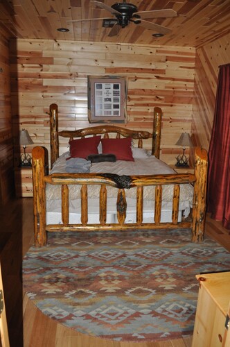 Williams rustic cabin with quiet nights and stars a bright! - Williams