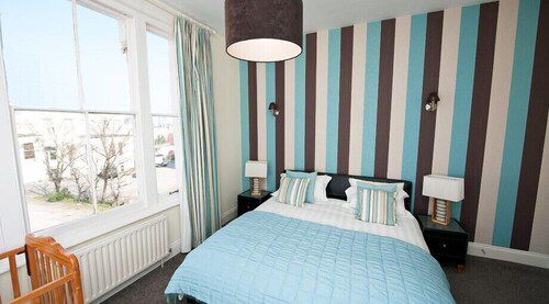 Havana beach house, 8 bedrooms, sea views, boutique beach house - Bournemouth