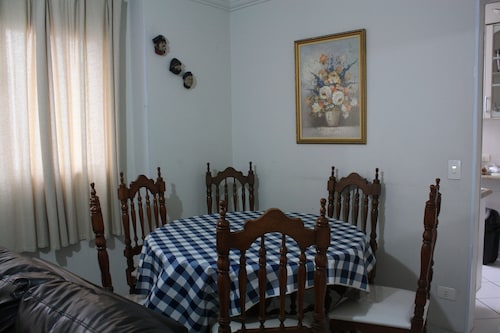 Air-conditioned apartment in great location near the beach shopping - São Vicente