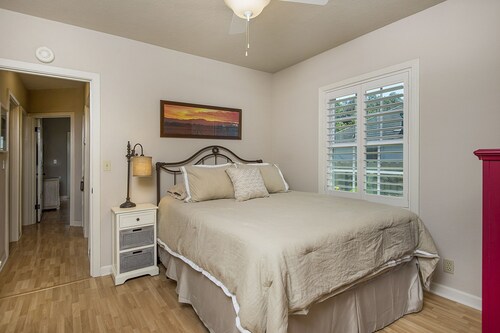 Lovely home in old town 1.5 blocks to french laundry & downtown! - Yountville