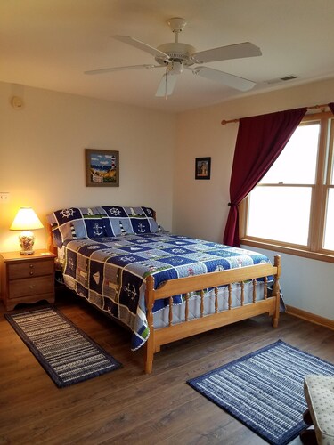 Elevator! dog friendly! 2nd house from beach. june 10-17 avail. reduced rate. - Dewey Beach