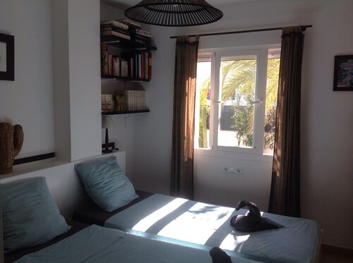 Comodo terrazzo appartamento e giardino chiuso - Formentera