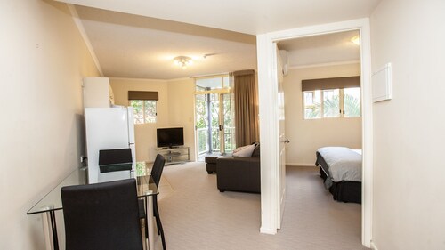 One bedroom unit in the heart of kangaroo point, walk to ferries & restaurants - Salisbury