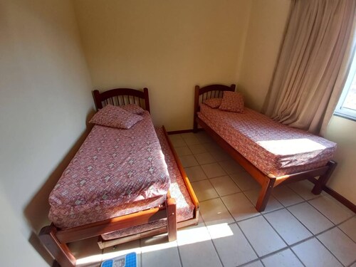 Comfortabel en praktisch appartement met 3 slaapkamers (2 suites) een blok van praia do forte - Brazilië