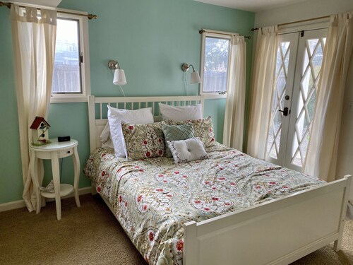 Relax in our remodeled tranquil cottage, 2 min walk to ocean - Cambria, CA