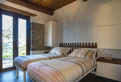 Newly renovated barn with beautiful infinity pool and garden, walk to restaurant - Emilia-Romagna