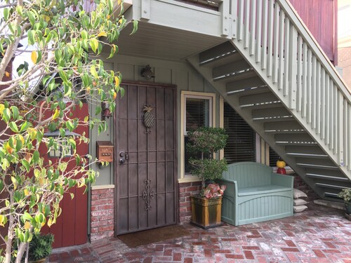 Pineapple  cottage @ the ocean  *stay safe-vacation in your own home by the sea! - Long Beach, CA