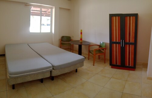 Two room apartment in secured residential complex,  35 per night max. 4 persons - Suriname