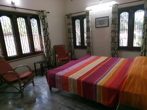 Manged & maintained  by a british couple. ground floor of a beautiful villa. - Kovalam