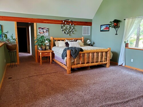 "mountain getaway"  family/pet friendly located in the mountains fiber internet - Wenatchee