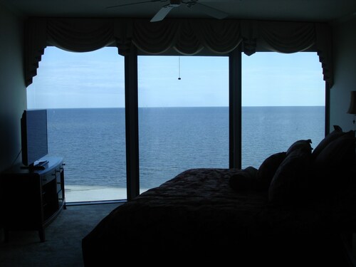 Exceptional property with spectacular views!! - Biloxi