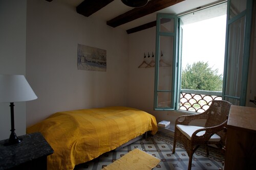 House with 10 rooms with pool in the heart of the town of uzes - Uzès