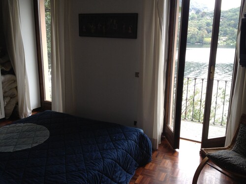 Beautiful 100 sqm apartment with private garden directly on the lake - Orta San Giulio