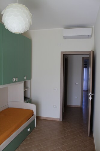 Bright, spacious and comfortable 4th and top floor apartment, poetto area - Cagliari
