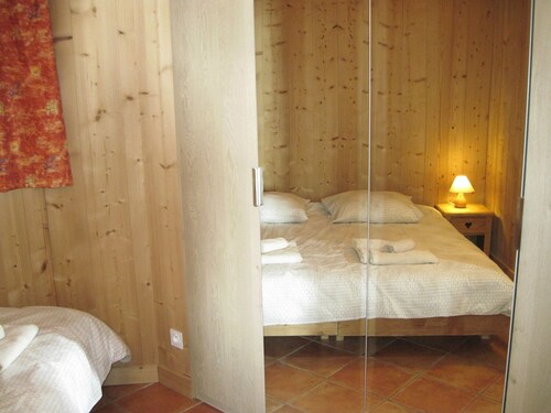 Petit chalet avec 3 chambres, sa terrasse et son jacuzzi privé - Val Thorens