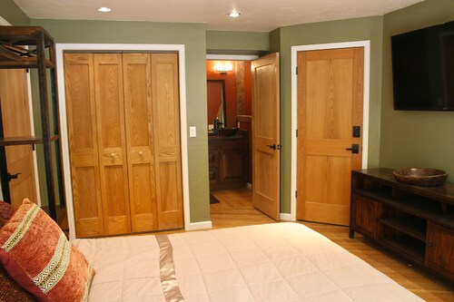 Recently renovated! sunny family friendly mountain home for all seasons! - Vail