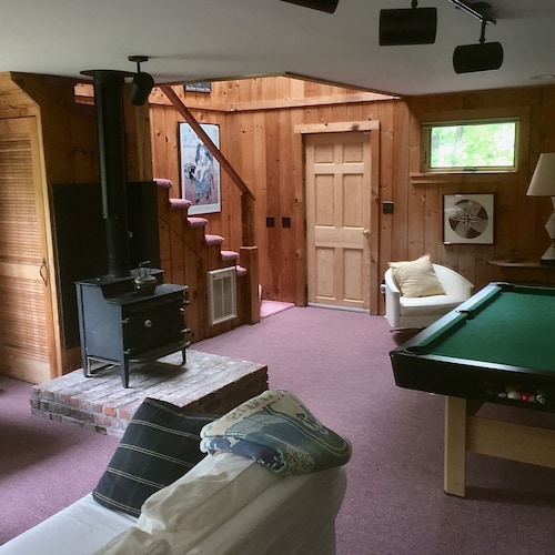 The perfect getaway: 5 bd, 3 ba, 3 acres. booking for fall, winter & 2021! - Berkshire County