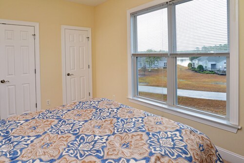 Water front -neuse river access, family friendly, complimentary pool access - New Bern