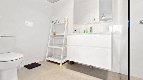 Nunkeri, 5 kerrie close - stunning house with fabulous views, linen, wifi & air conditioning - Nelson Bay