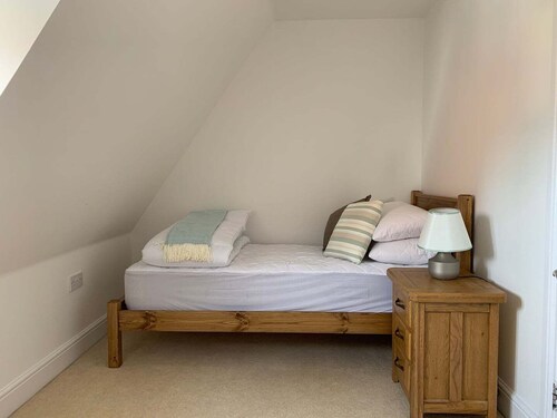 Located in the centre of old harwich , metres away from beach and river. - Harwich