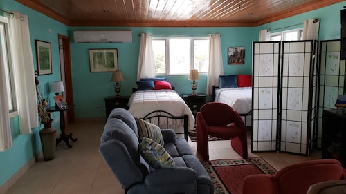 Rolleaway guesthouse - The Bahamas