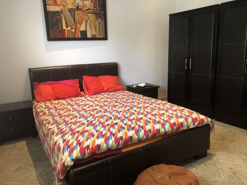 One bedroom modern apartment, with internet/swimming/large fitted kitchen/chef - Accra