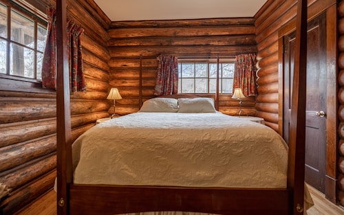 Scout's rest in cody - beautiful cozy log cabin that sleeps 8! - Cody