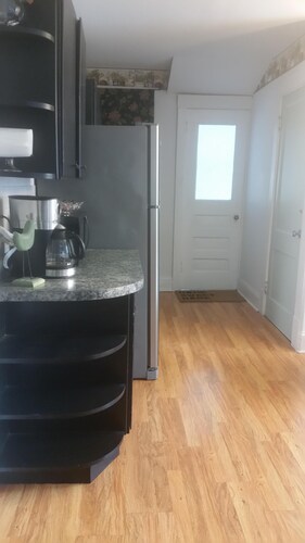 Two bed/1 bath apartment -  east lake bluff, illinois - Lake Forest, IL