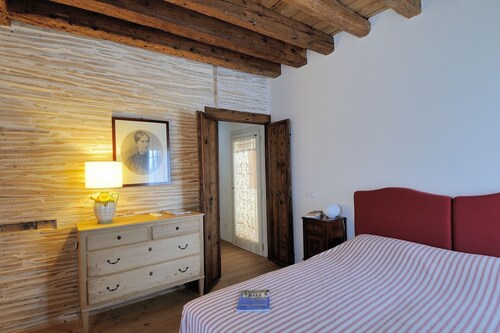 Villa tron. 'portico' apartment on the brenta riviera between venice and padua. - Mira