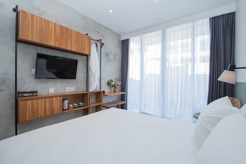 Double bed accommodation in canggu with private balcony - Canggu