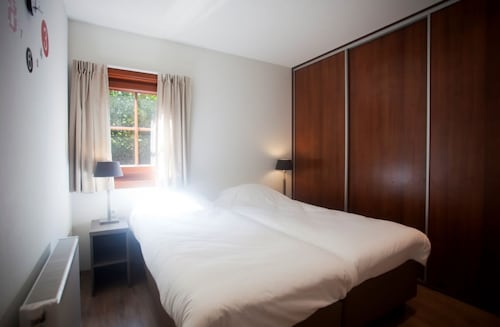 S deluxe 5 people - two bedroom resort, sleeps 5 - Barneveld