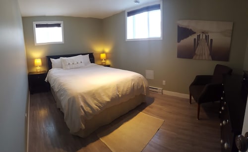 Newly renovated 1 bedroom suites - Jasper, AB