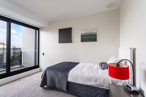Sub penthouse apt. (2 bedroom, 2 balcony) - Auckland