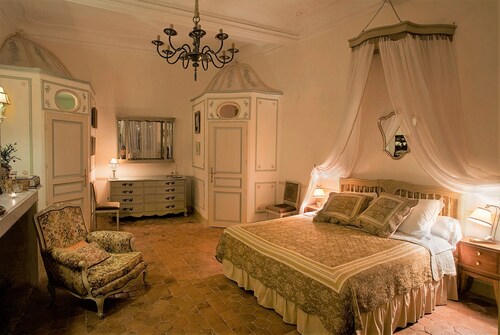 Suite arlésienne dans un hôtel particulier central et historique - Gard