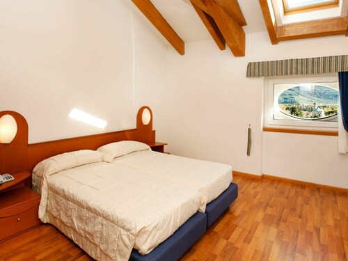 Beautiful apartment for 5 people with wifi, pool, tv, pets allowed and parking - Riva del Garda