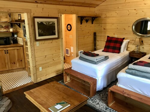 New! reflection cabin - this mountain life mountaintown guesthouse #3 - Estes Park