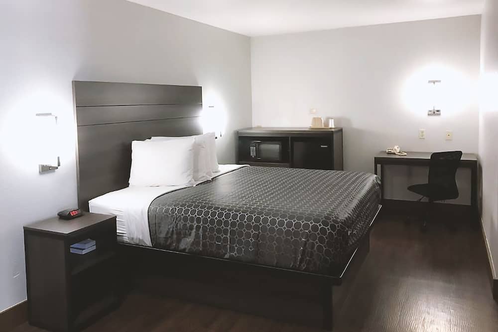 Sky Palace Inn By Jasper Near At & T Center -Comfort 1 King Bed Non Smoking - San Antonio, TX