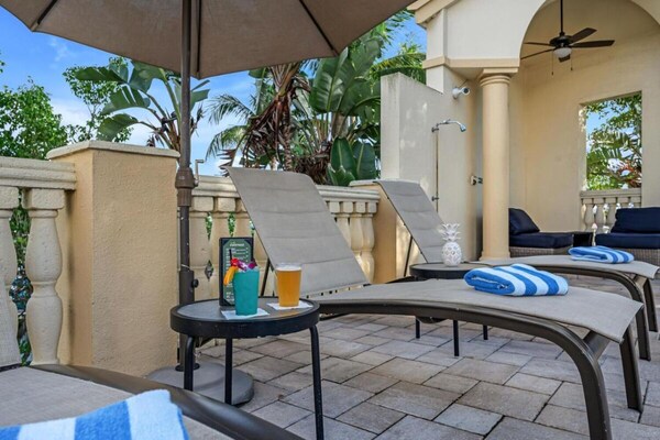 Beach Vacay Right Now! Gorgeous Unit With Bay View! Pool, Hot Tub And Parking! - Naples, FL