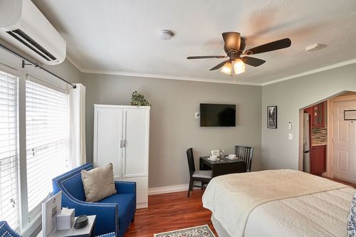 Newberg, OR Holiday Apartments and Self Catering cozycozy