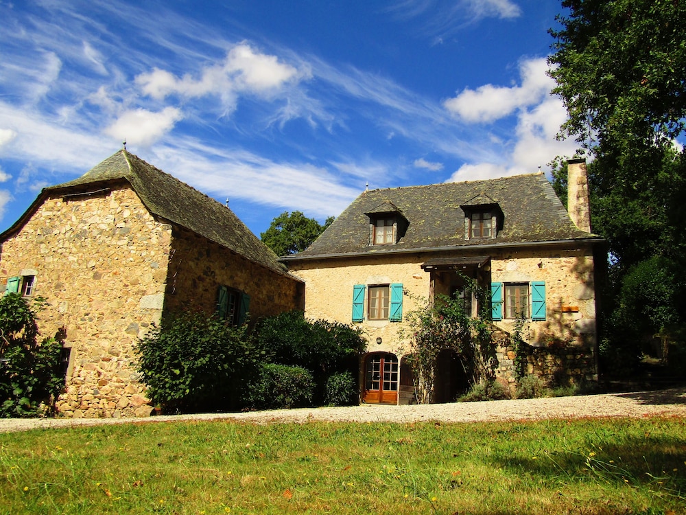 Une Superbe Maison De Ferme Française Au Cœur D'averyon - Aveyron